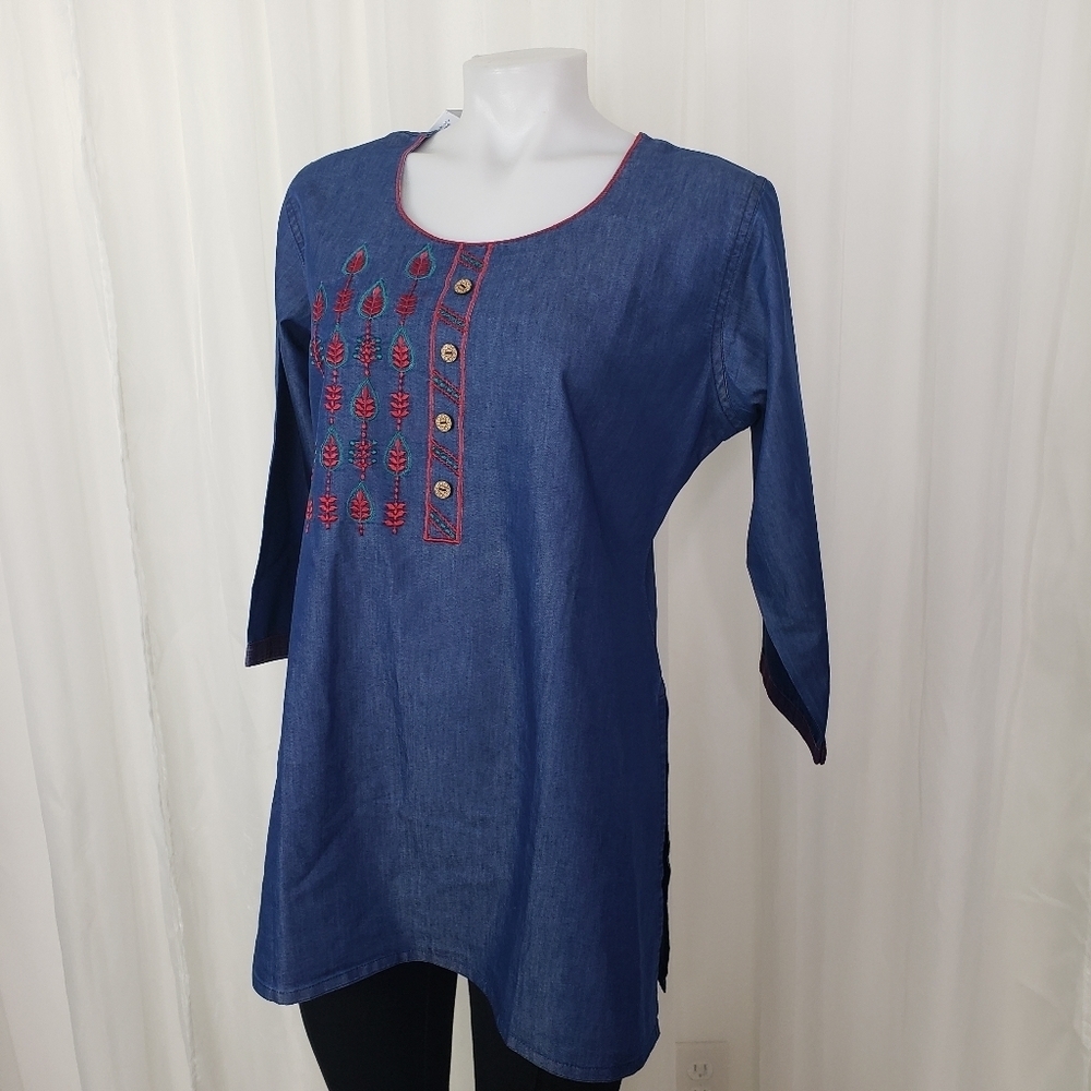 Parshwa NWT denim chambray floral embroidered tunic top side slit 3/4 sleeve